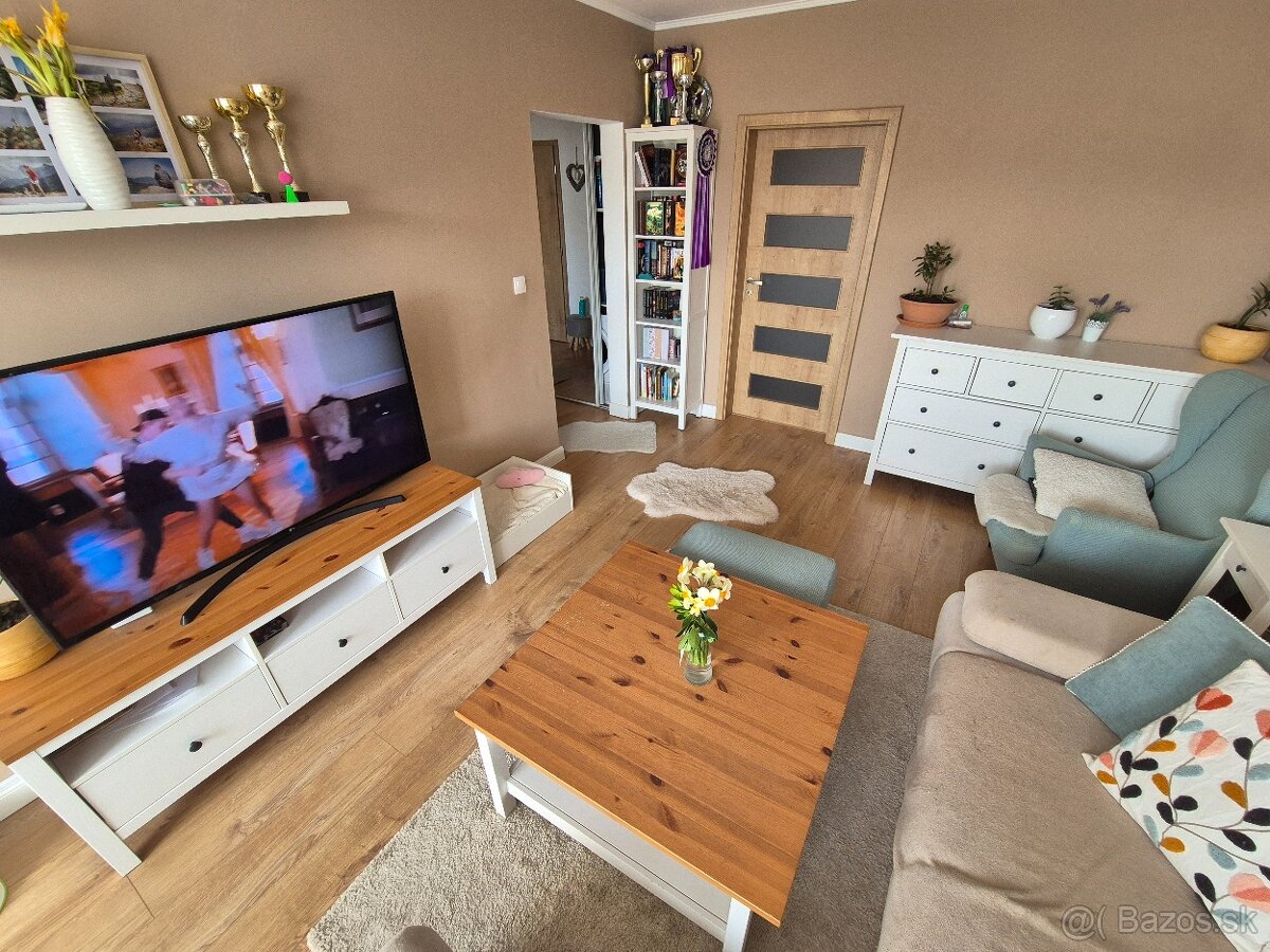 Hemnes IKEA nábytok