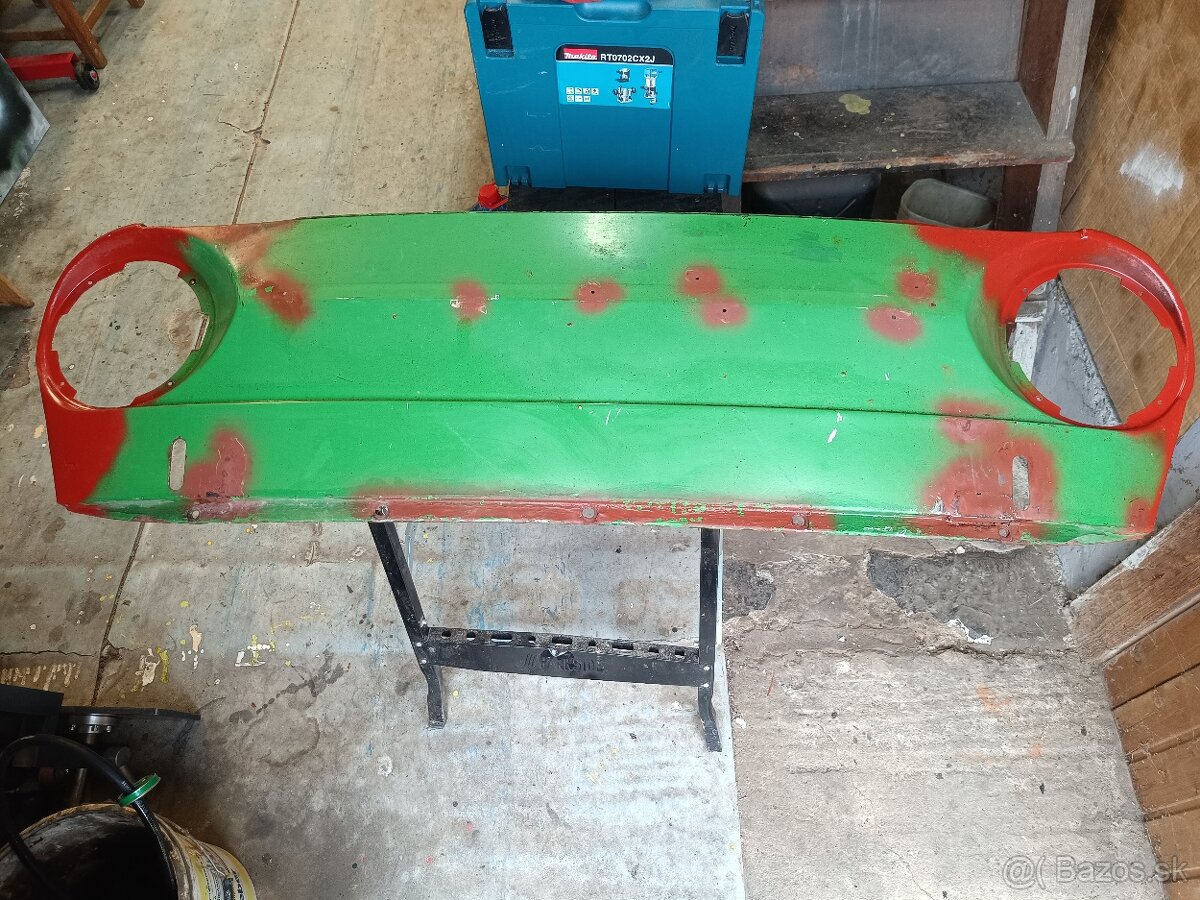 Škoda 100 predné čelo