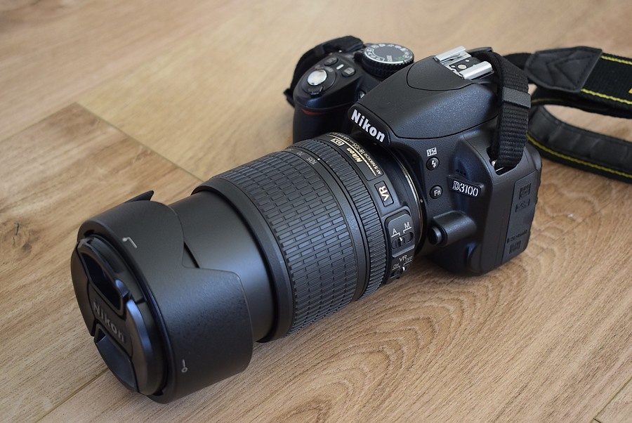 Nikon D 3100 + VR objektiv 18-105 AF-S - len 6 000 snimkov