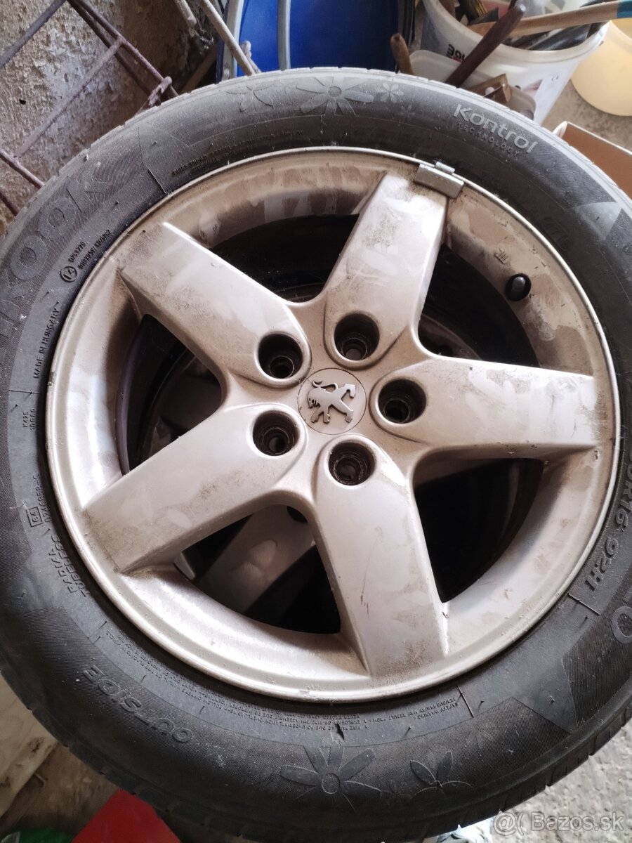 Elektróny peugeot 16ky s letnými gumami Hankook