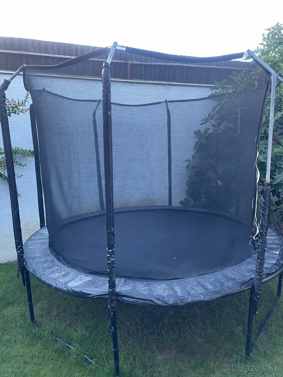 Trampolína