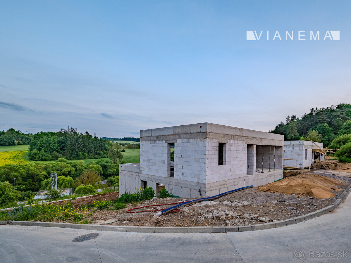 IBA U NÁS 2 podľažný 4i rodinný dom s dvojgarážou,830m2 PB