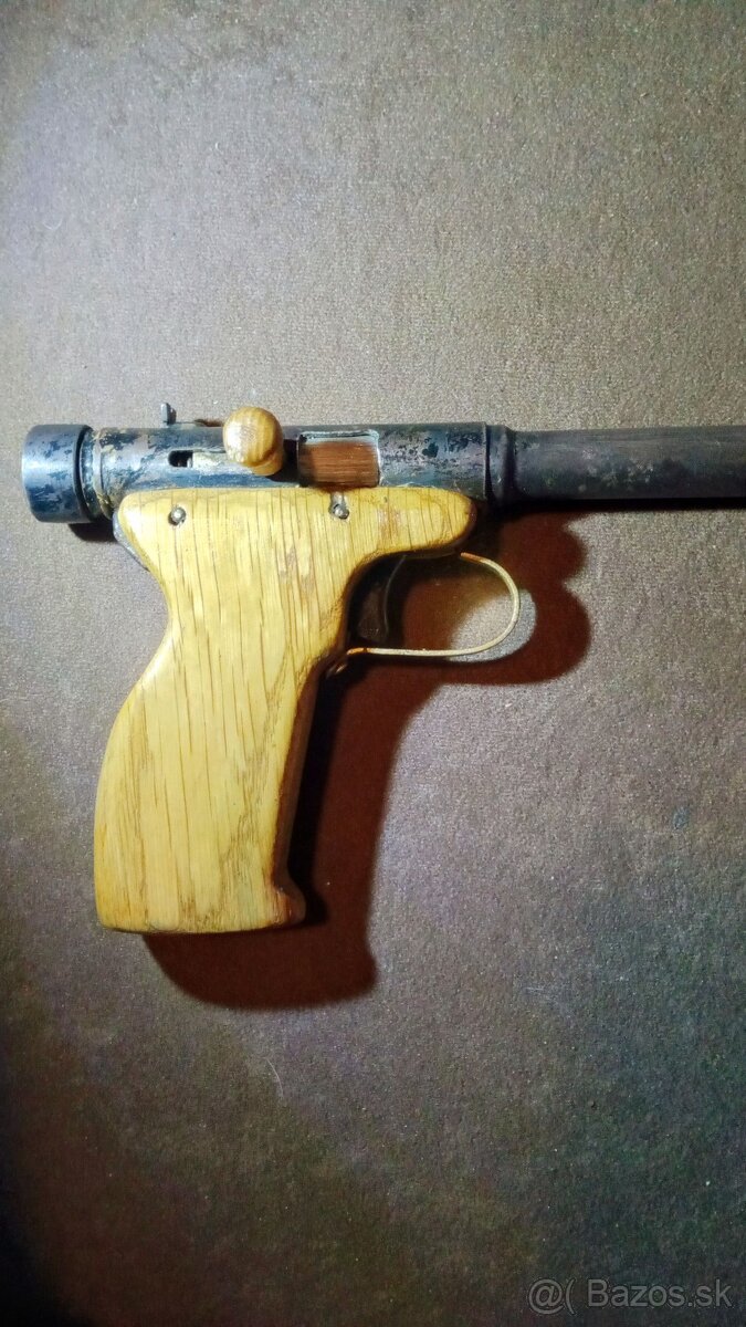 Staršia vzduchová pištoľ „Lov 2“ 4.5mm – zberateľský kus po