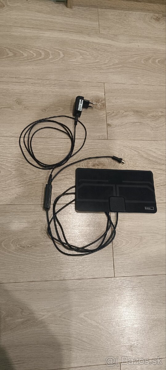 Anténa za televízor na stenu