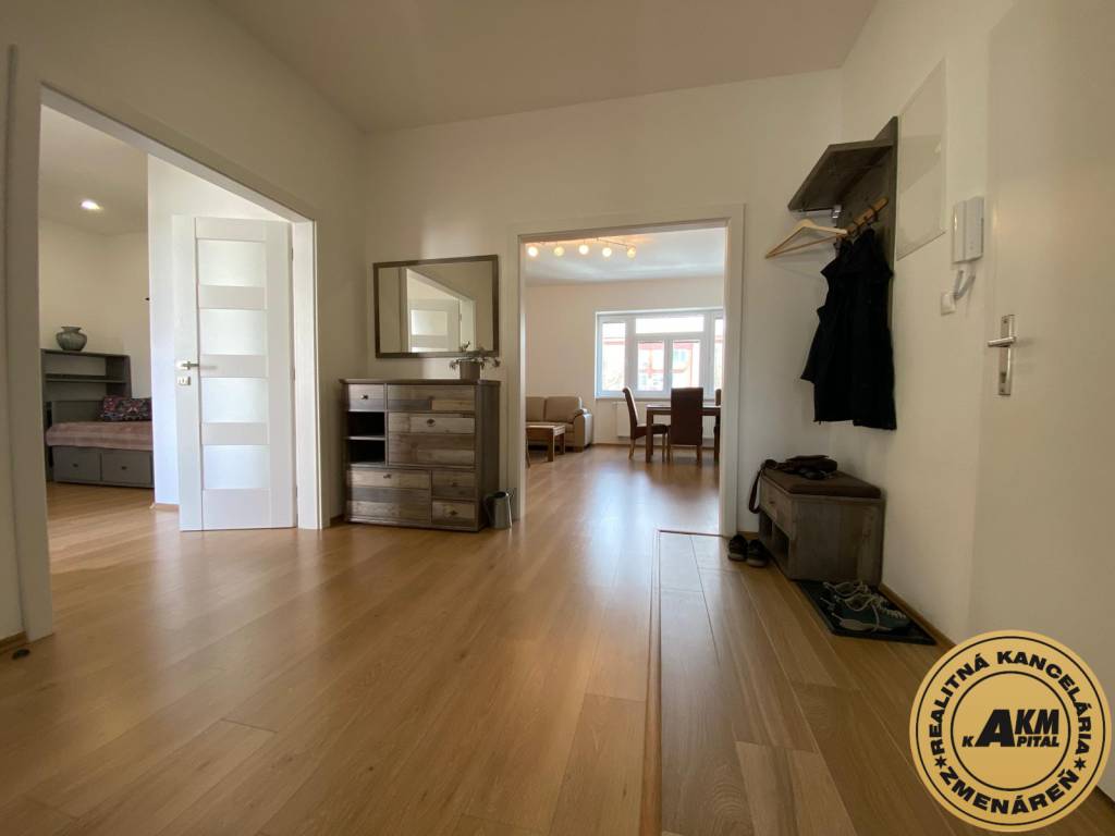 EXKLUZÍVNE Priestranný 3 izbový byt v srdci mesta Zvolen na