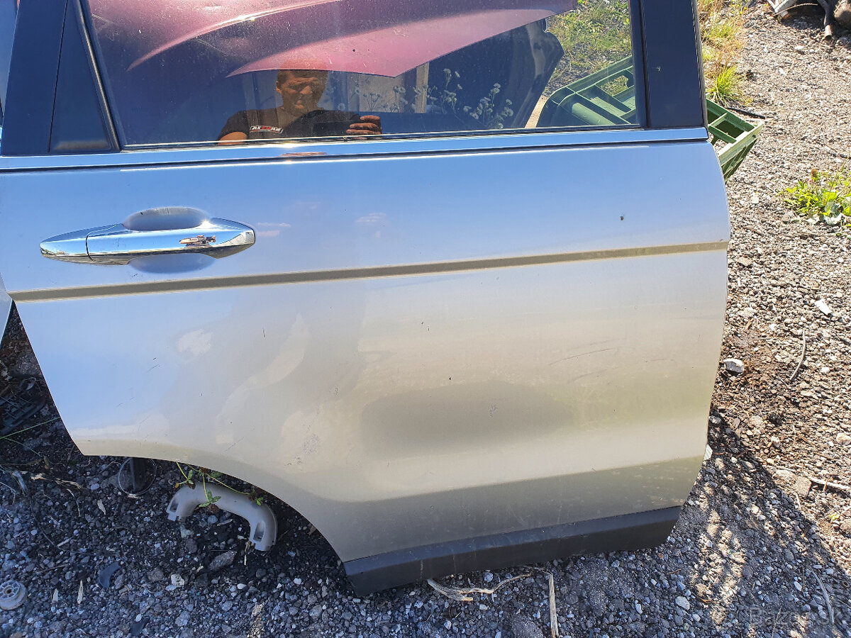Predám diely z Honda CR-V 2,2 103kw tretia generácia 2007