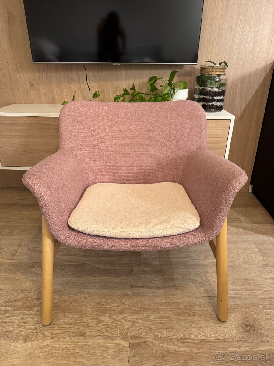 Ružové kreslo ikea