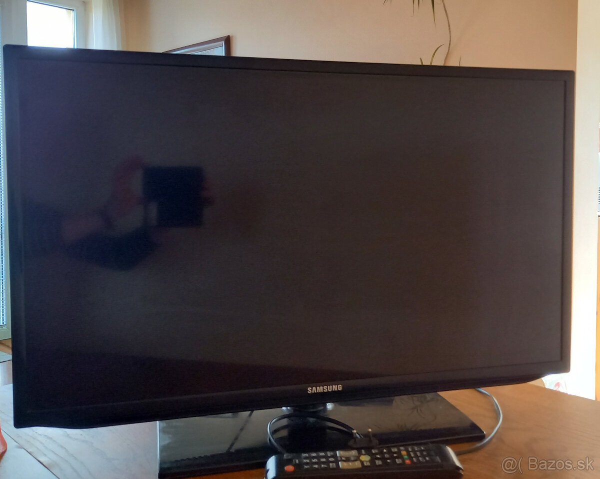 Predám TV Samsung UE32EH5450W 32"