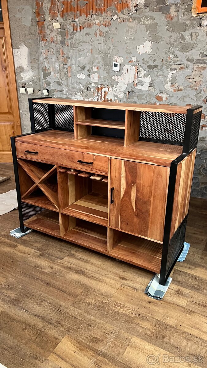 Kuchynská skrinka - Masív