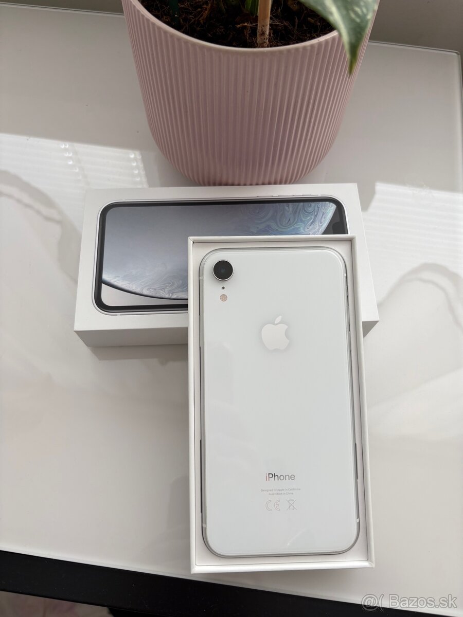 iPhone XR 64GB biely