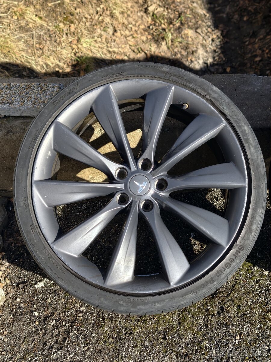 5x120 R21 originál tesla model S