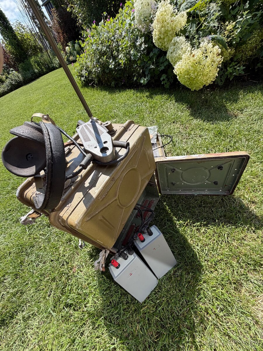 Radiostanica R-407