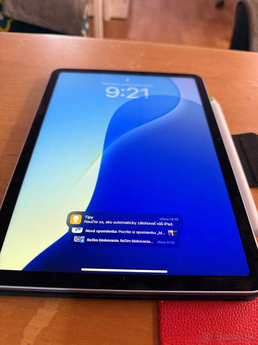 Predám tablet iPAD Air 11 M2 128GB WIFI + dotykové pero
