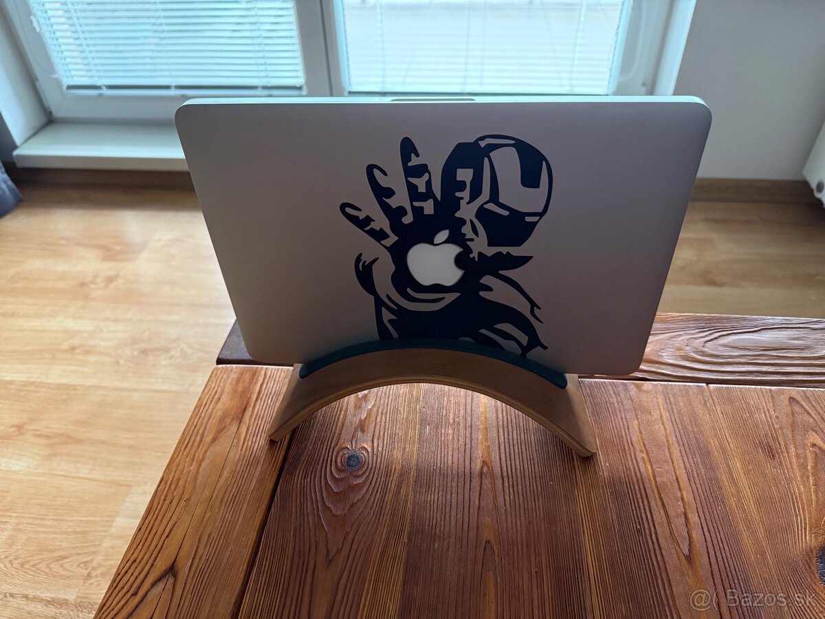 Predám drevený stojan na notebook