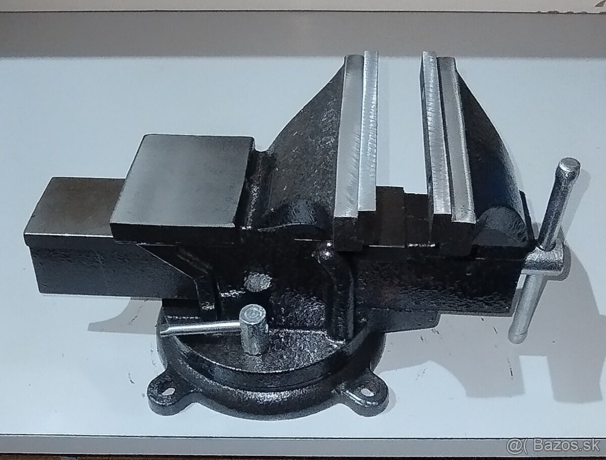 Predám otočný zverák 150mm