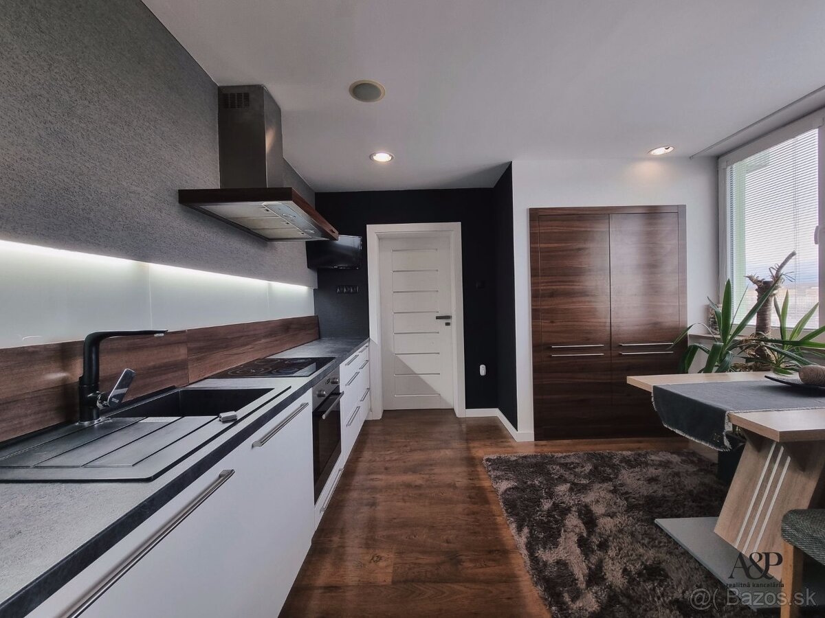 NA PRENÁJOM LUXUSNÝ 3 IZB. BYT S 2 LOGGIAMI V CENTRE MESTA,