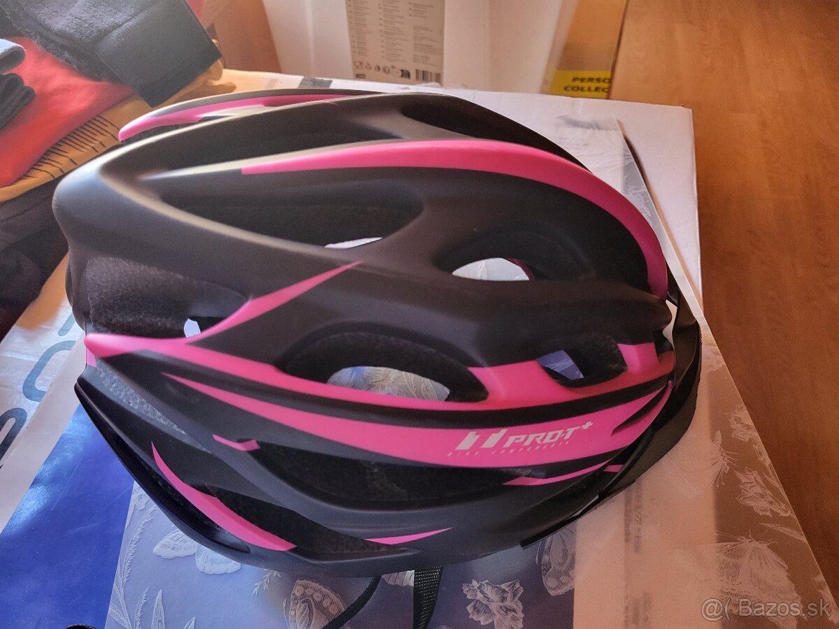 Cyklistická helma