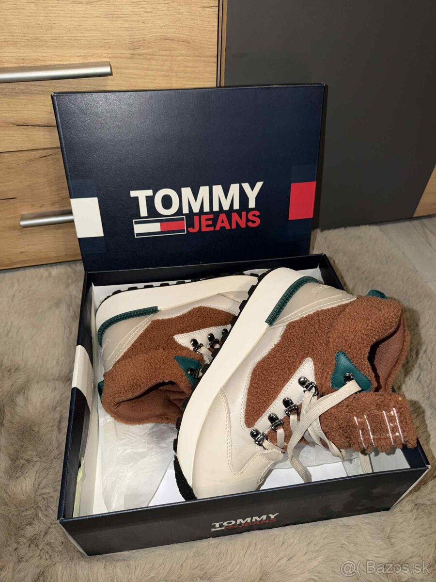 tommy hilfiger damske zimne stylove snehule-cizmy
