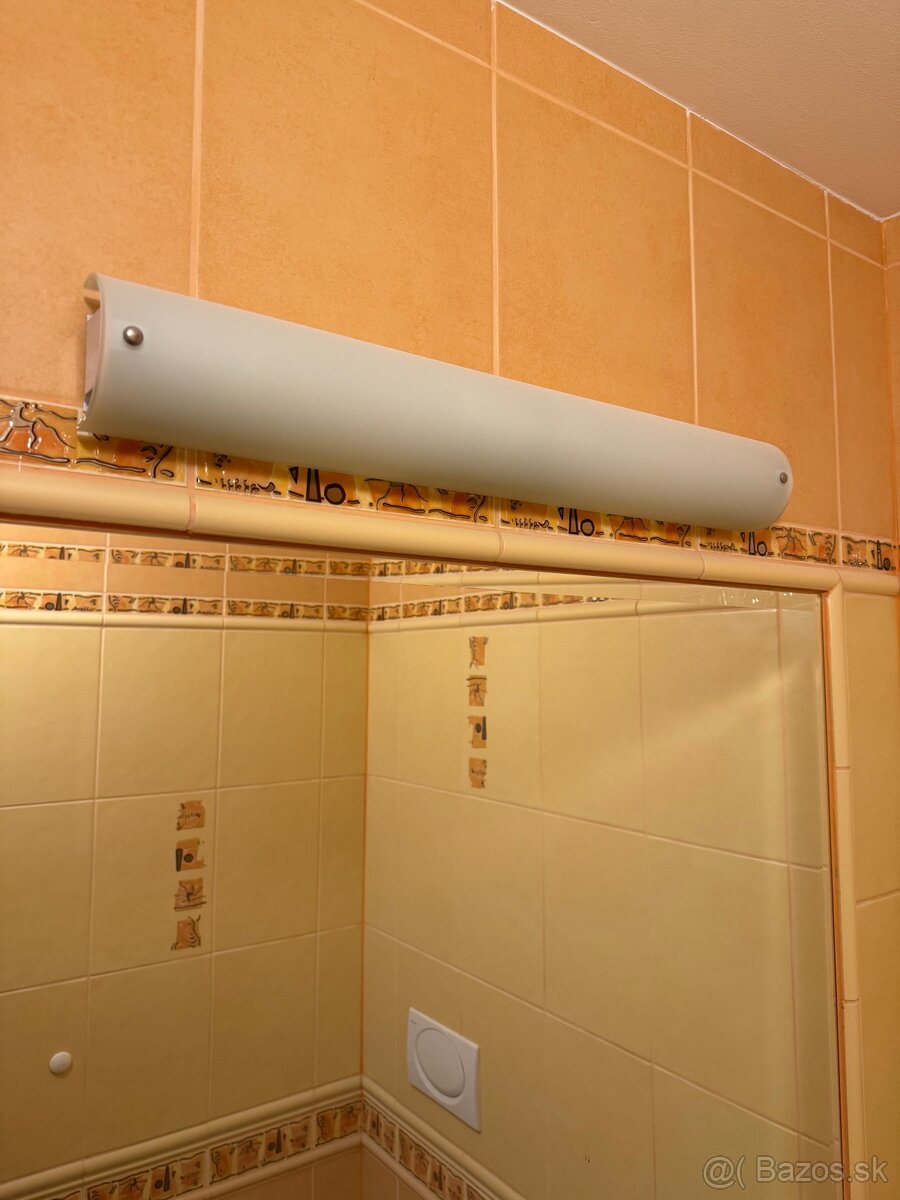 Nástenná lampa do kúpeľne