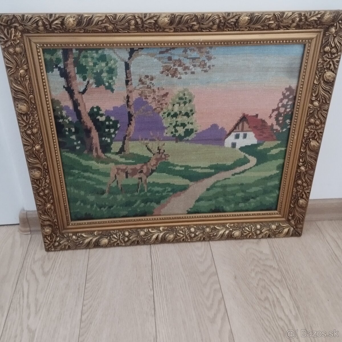 Krásny veľký vyšívaný zarámovaný obraz