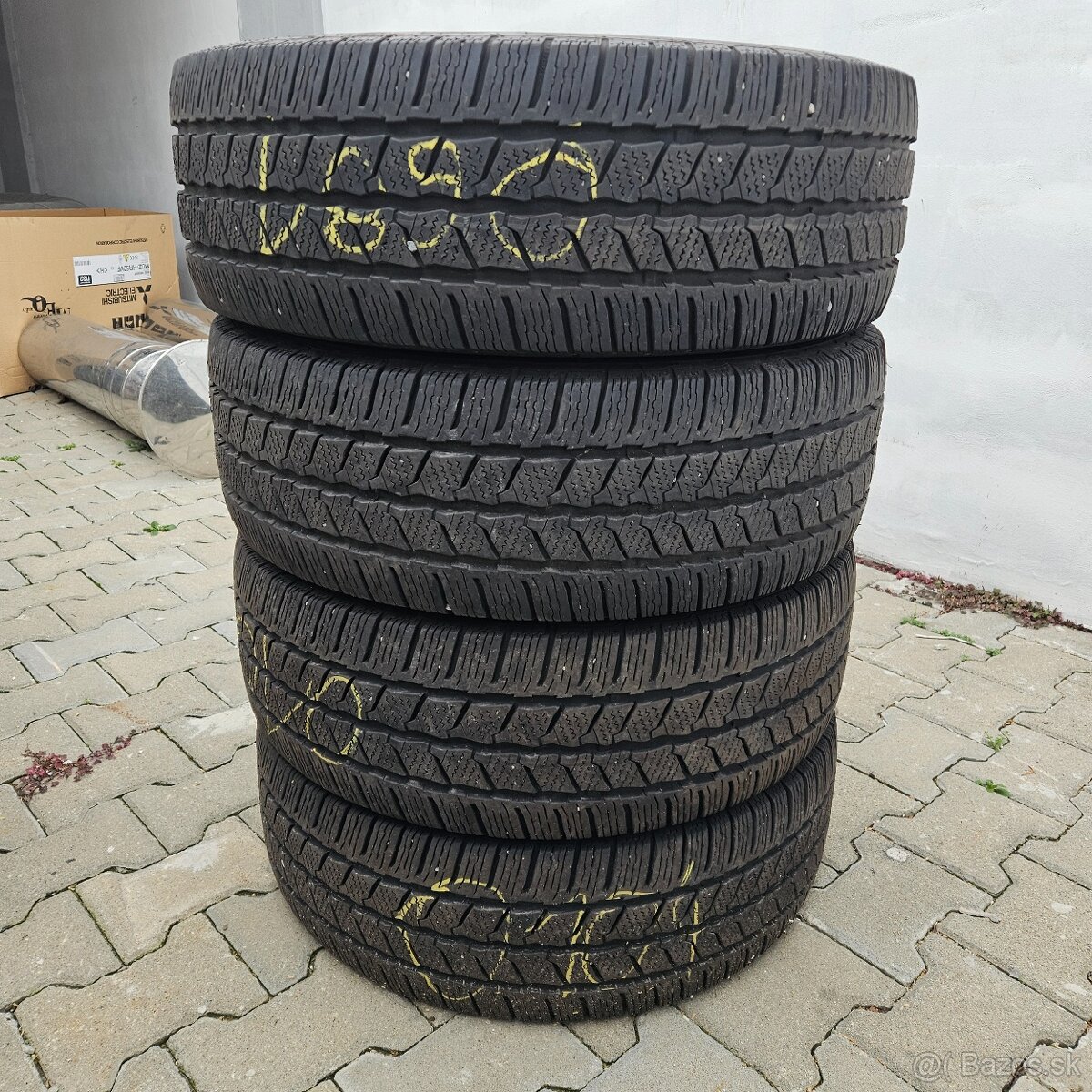 235/65 r16c Continental