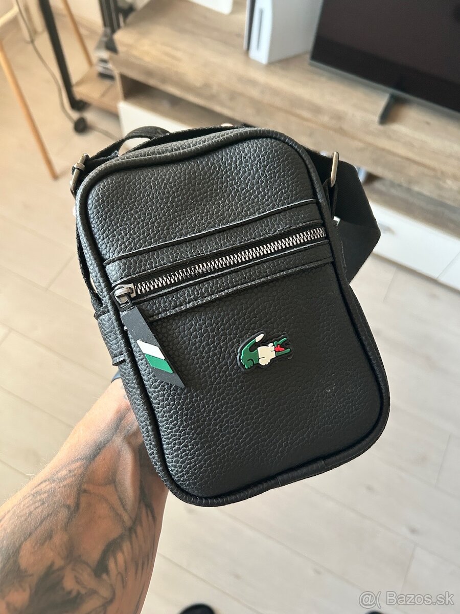Taska cez rameno Lacoste