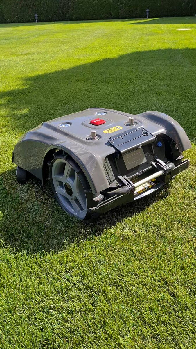 Robotická kosačka STIGA AutoClip 550 SG