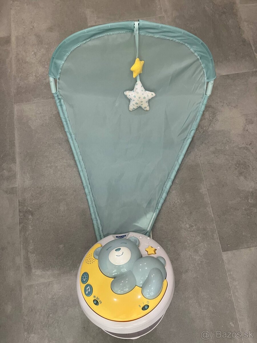 Kolotoč na postielku značky Chicco