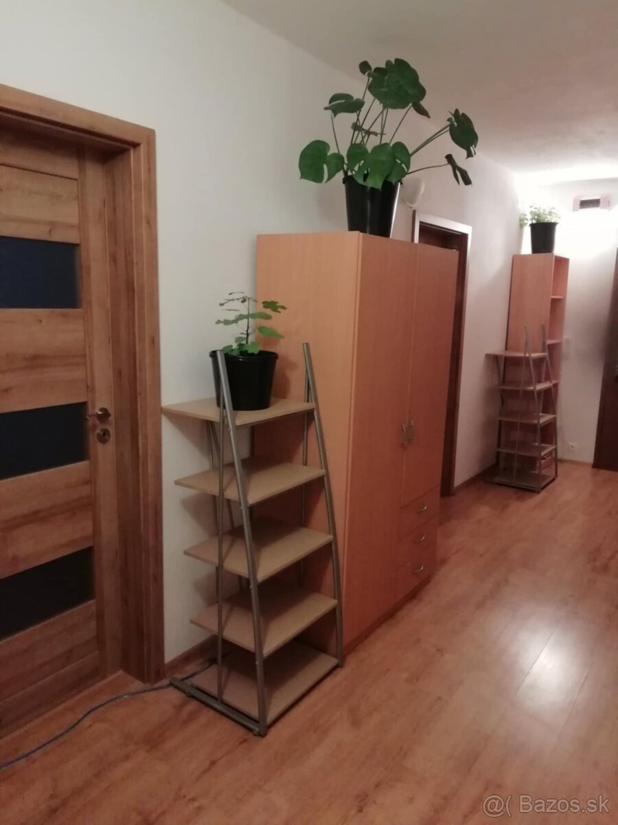 Regál
