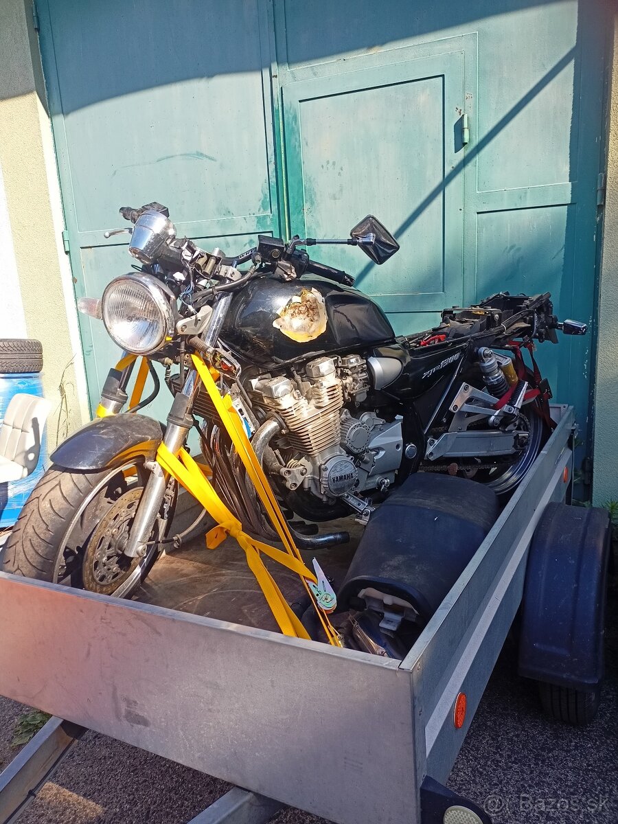 Yamaha xjr 1300.