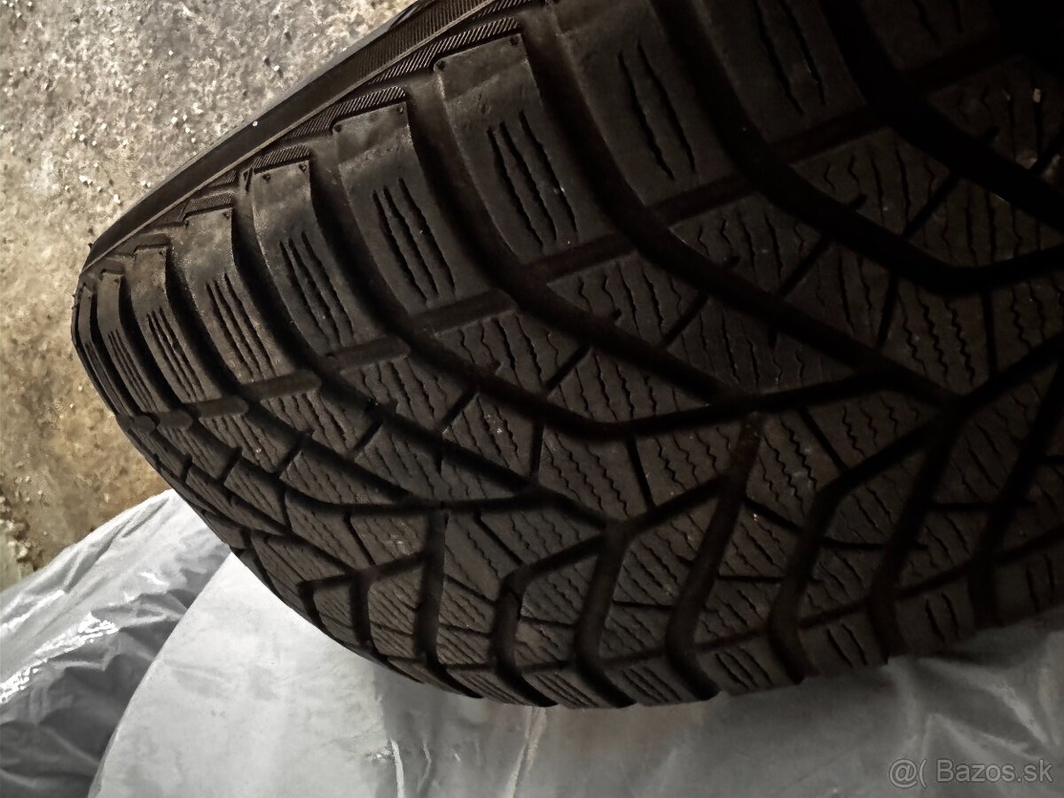 Yokohama 235/55 R19 FR 101 V zimne.