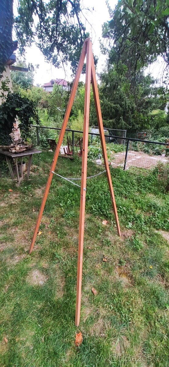 Maliarsky/vystavny stojan