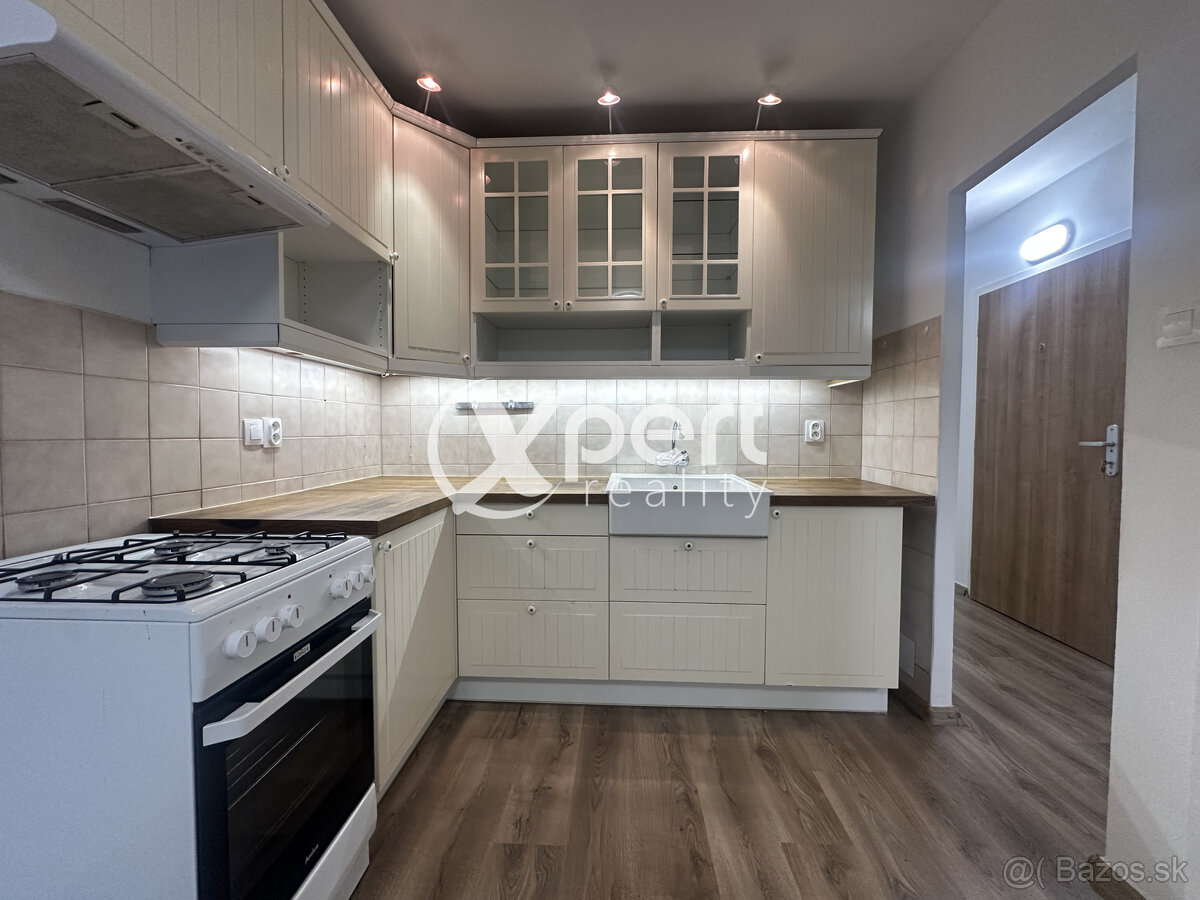 Na predaj 3 izbový byt s loggiou po kompletnej rekonštrukcii