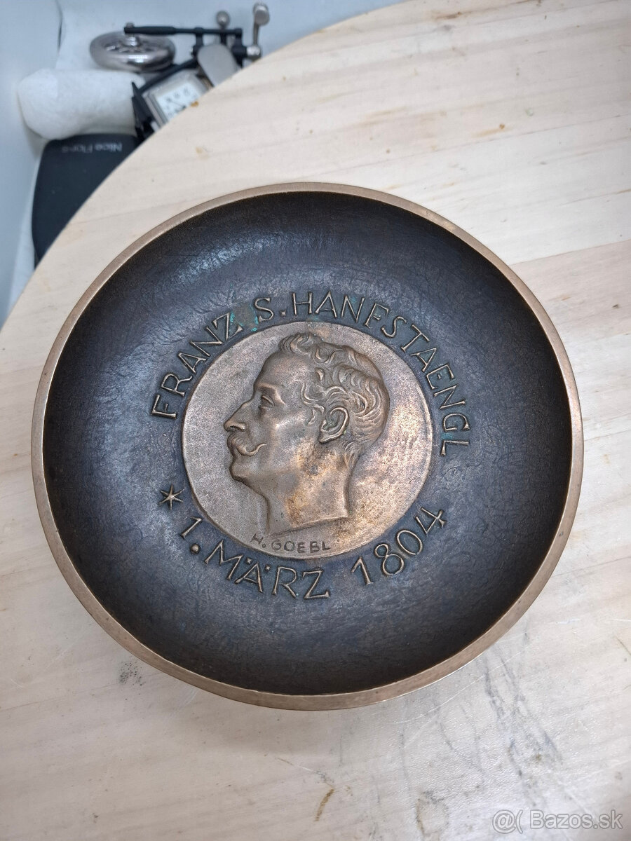 Predám pamätnú bronzovú misu Franz Hanfstaengl (1804) signov