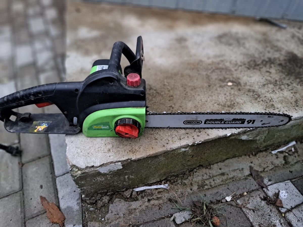 ELEKTRICKA REŤAZOVA PILA 2200W