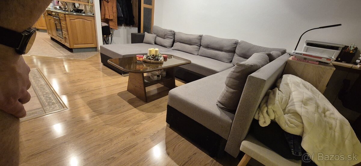 Sedačka , sedacia súprava , gauč.