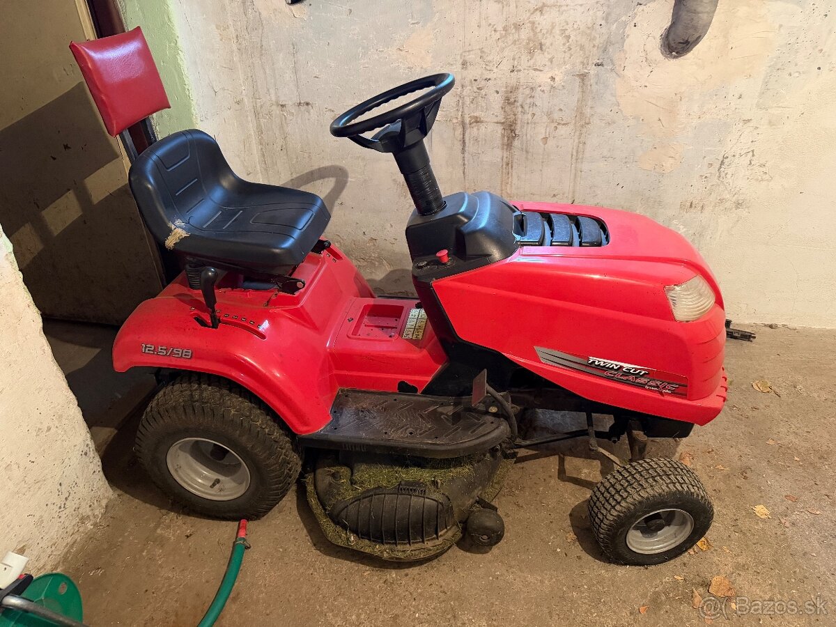 Traktorova kosacka mountfield s vleckou