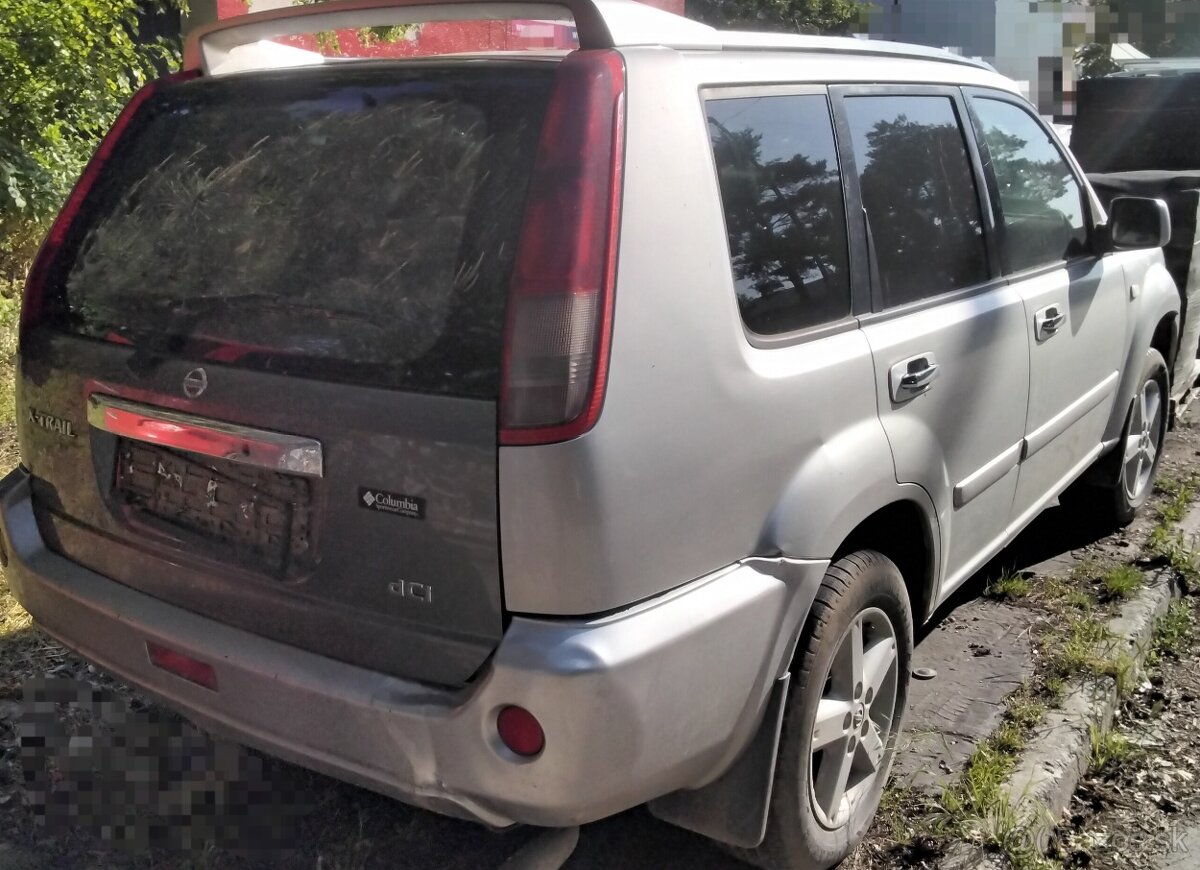 Nissan Xtrail 2.2 dCi T30 2004 predám PIATE DVERE a iné diel