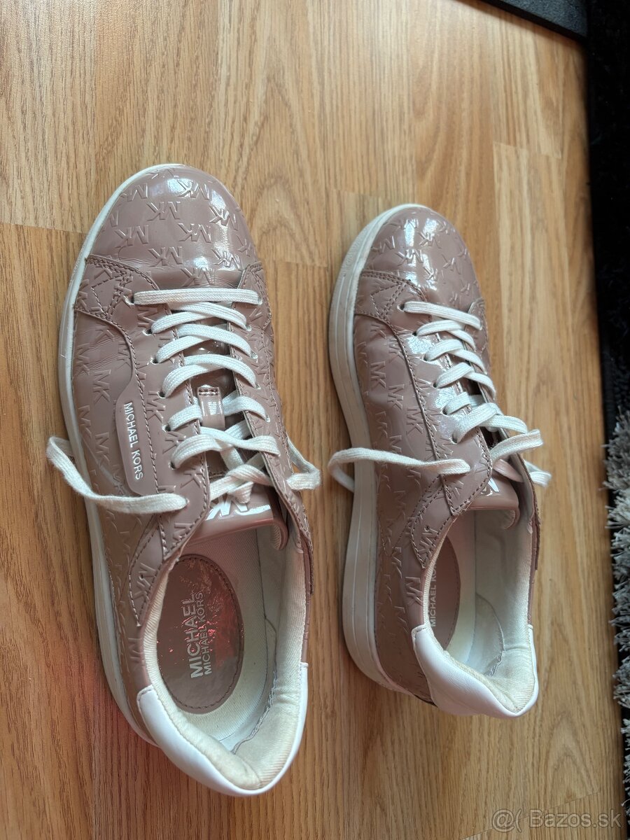 Znackove damske topanky Michael kors