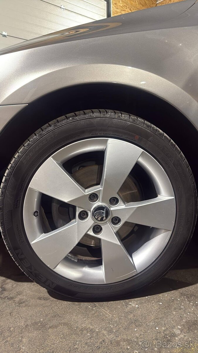 Predám letnú sadu kolies 225/45/R17 Originál Škoda 5x112