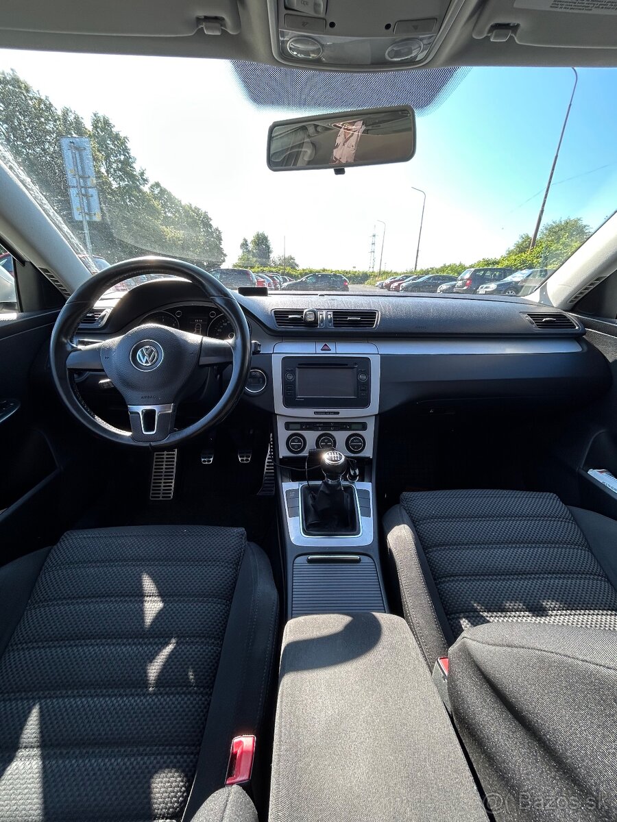 Volkswagen Passat R-line B6 2009 2.0 TDI 103kw Manual