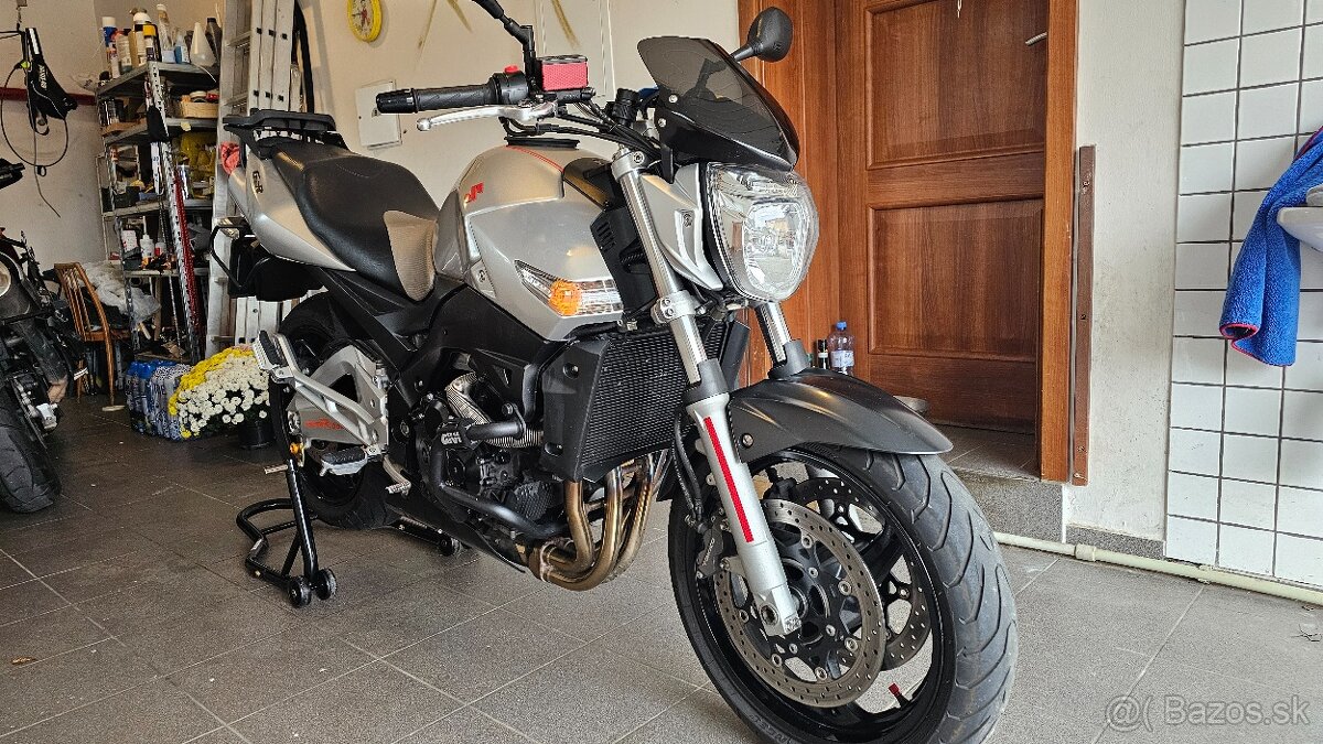 Suzuki GSR 600