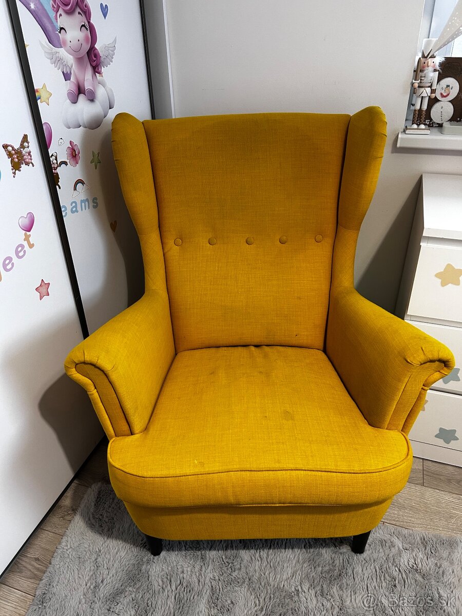 Usiak kreslo Ikea Strandmon zlte