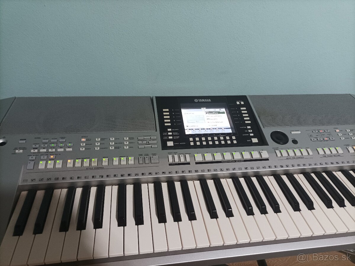 Yamaha PSR s910