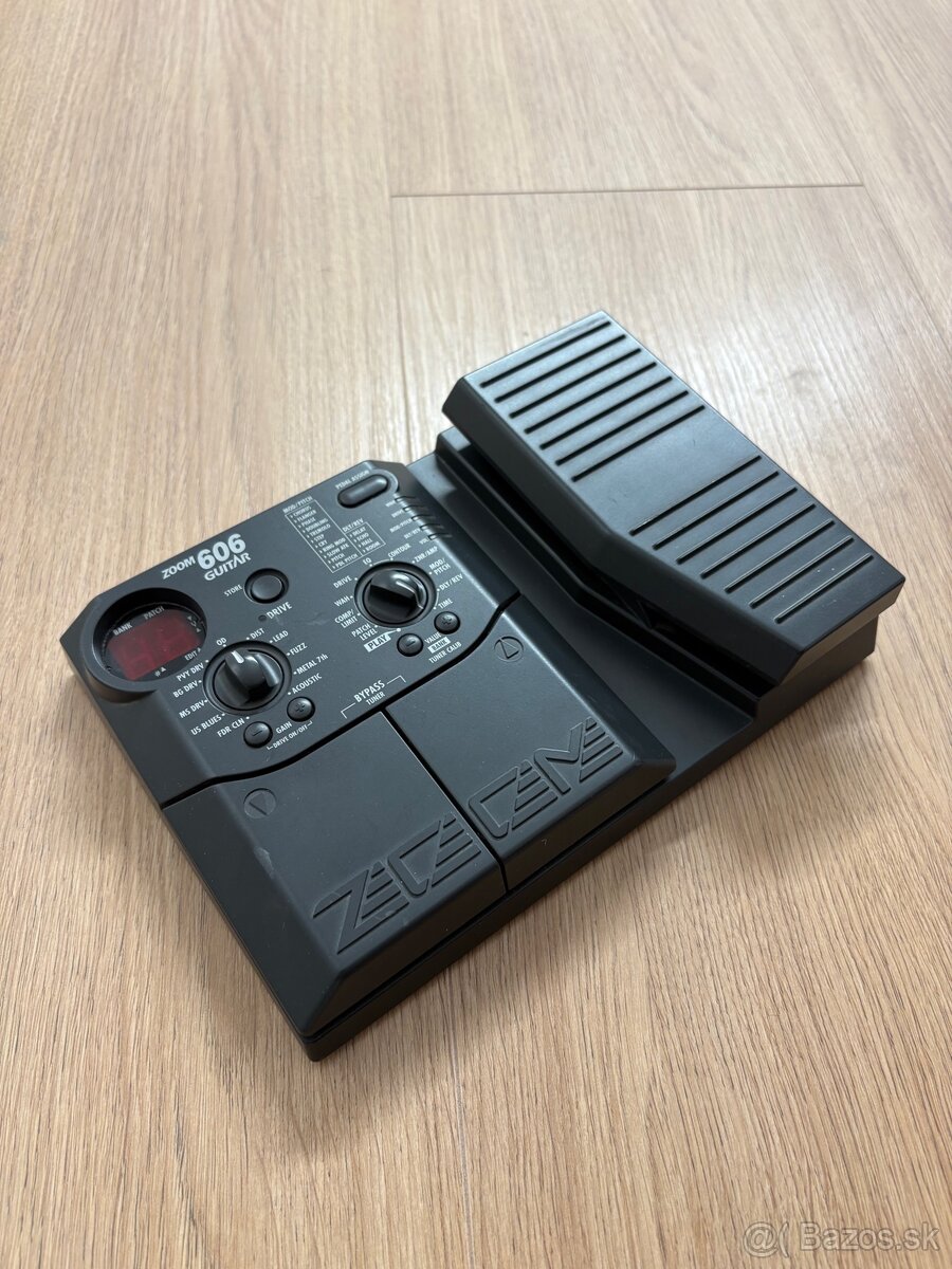 Zoom 606 Guitar – gitarový multiefekt s pedálom