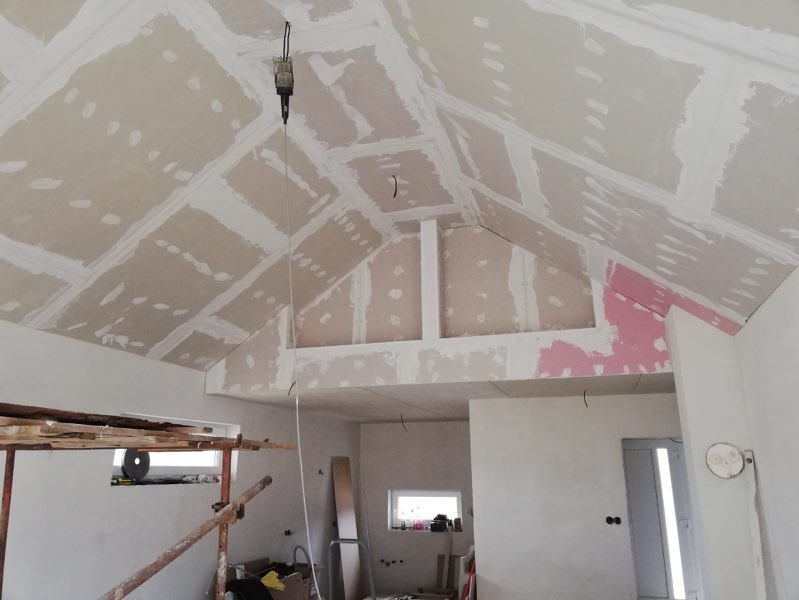 Služby na stavebne a vodoinštalačne práce