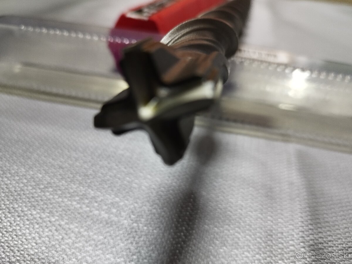 SDS Max HILTI vrtáky do betonu. 24