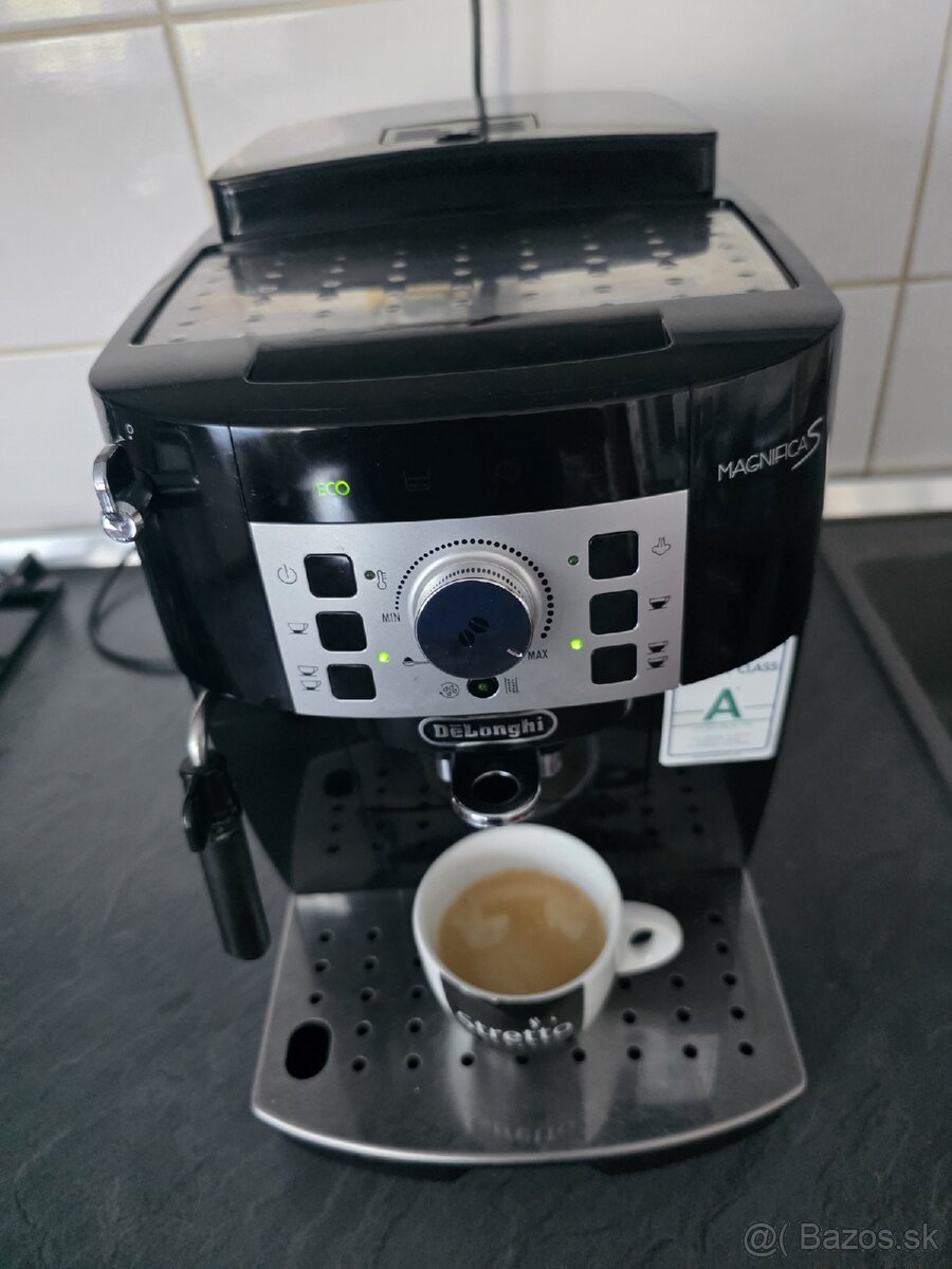 Kavovar Delonghi