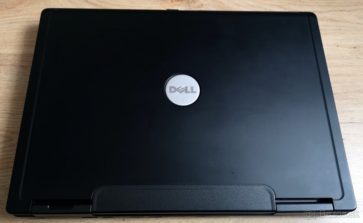 Predám Retro notebook Dell Vostro 1000
