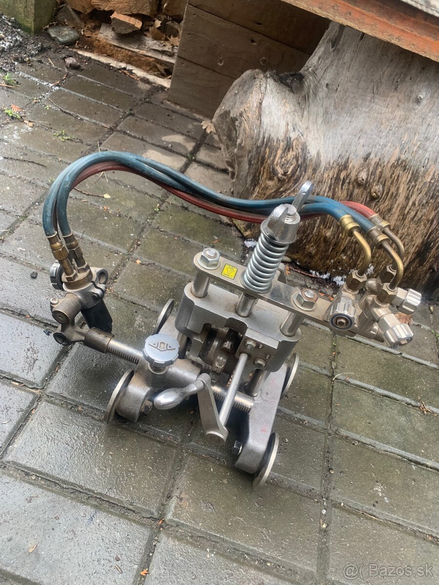 Paliaci autogenovy stroj